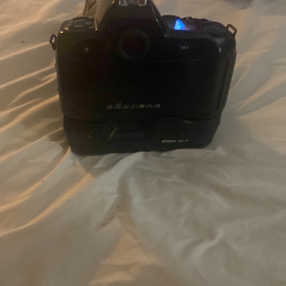 Nikon camera - Picture 2 of 2